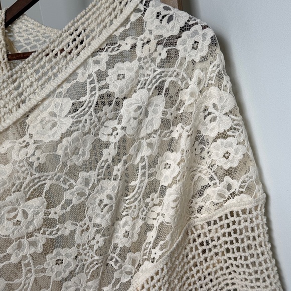 SAACHI Cream Lace Open-Front Shaw - Picture 5 of 5